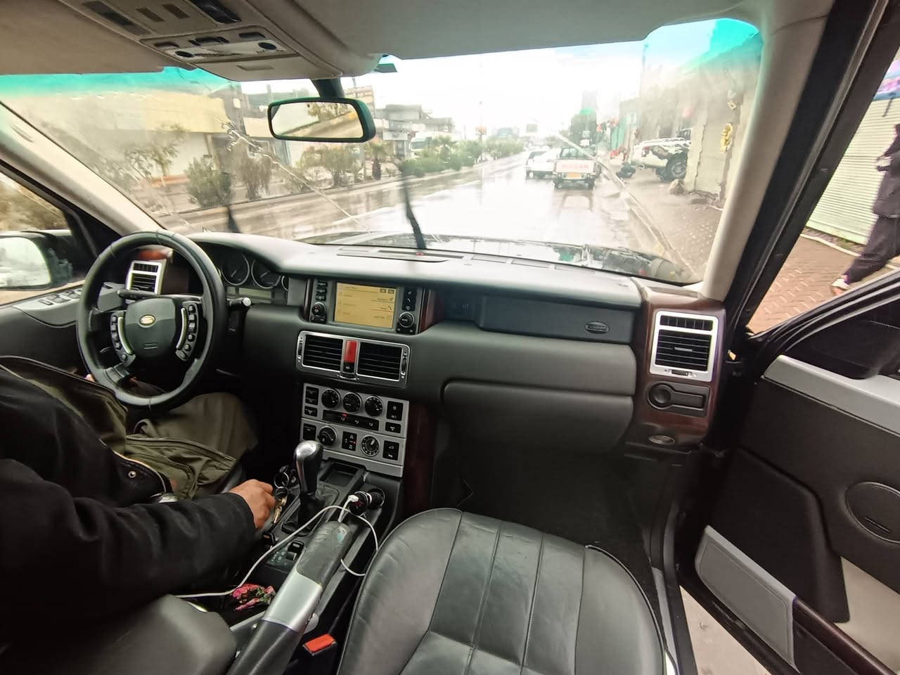 ڕەنج 2006 قەپات مواسەفاتە سەیارەکە هی ماڵانە زۆر  پاکو تەمیسە  بۆهیچ مەگەڕێ  ساردوگەرمی ئیشەکات بێداعم بێ لێدراو بۆبۆیاخ شتێکی وای نیە سەیارەکە قەپاتە سڵایتەسحری65ماعمەلە ***********
