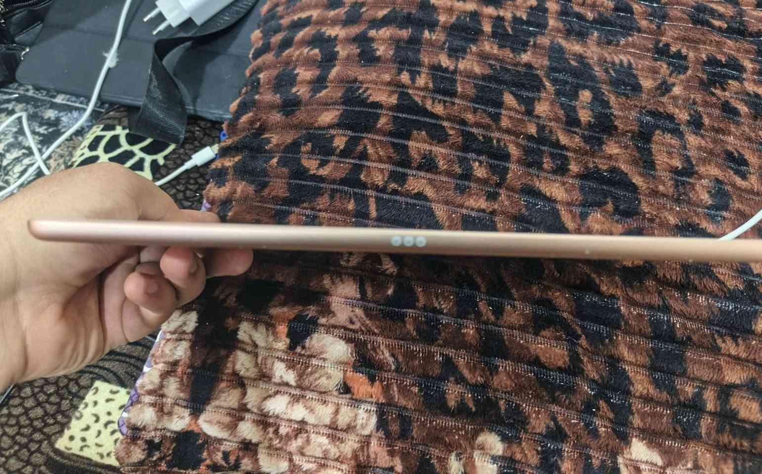 ايباد 8 اذكره 128 ايباد نضيف كامل ملحقات تجي تفحص سعر175 رقمي ***********
