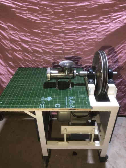 سلام عليكم مثرامة للبيع سلستيل الحجم 22 نضيفة استعمال قليل مكاني بغداد شعلة رقم الهاتف ***********
