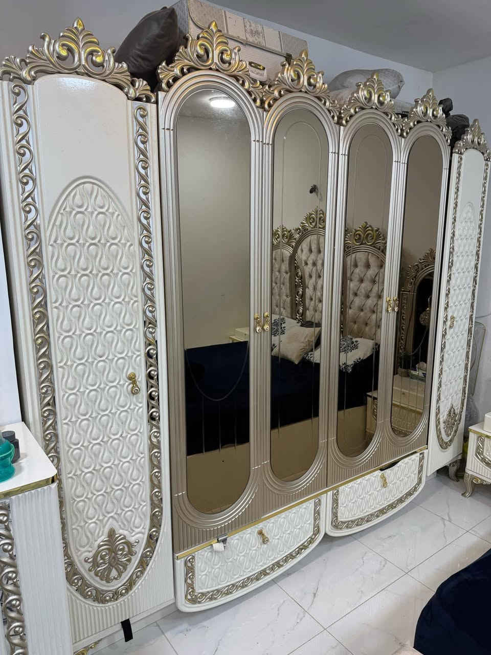 غرفه للبيع سعرها 950 وبيها مجال شراي هذا رقمي*********** عندي خدمه توصيل كل بغداد ودياله
