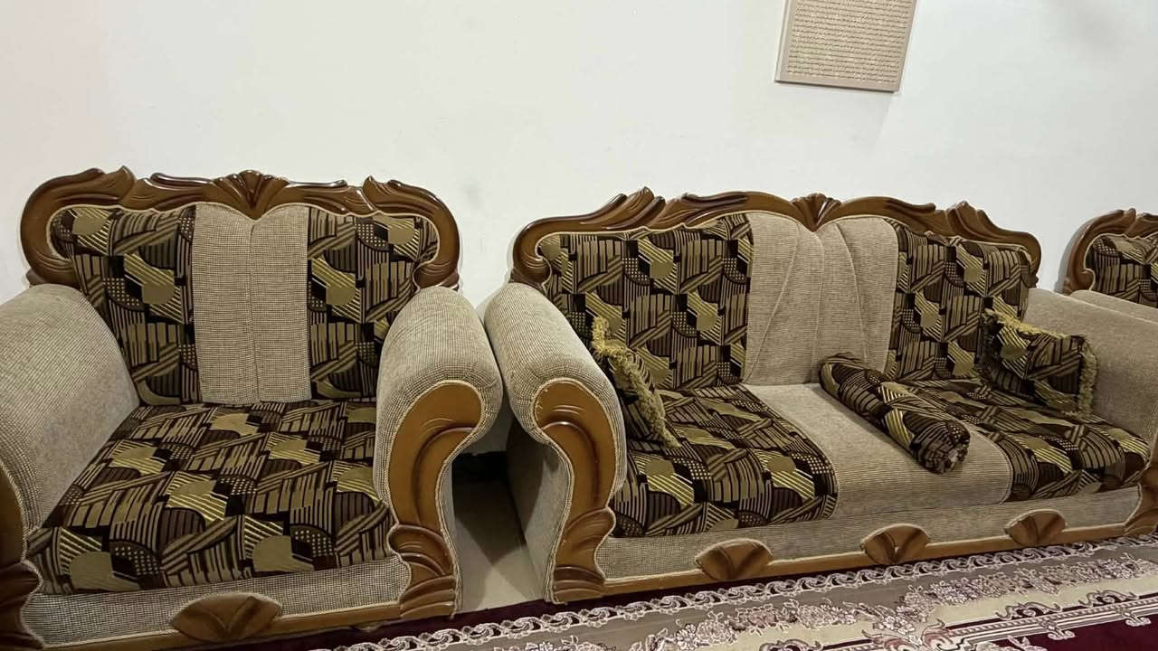 تخم نضيف 6 قطع مابي ضرر السعر 750 الف مكاني كربلاء ***********
