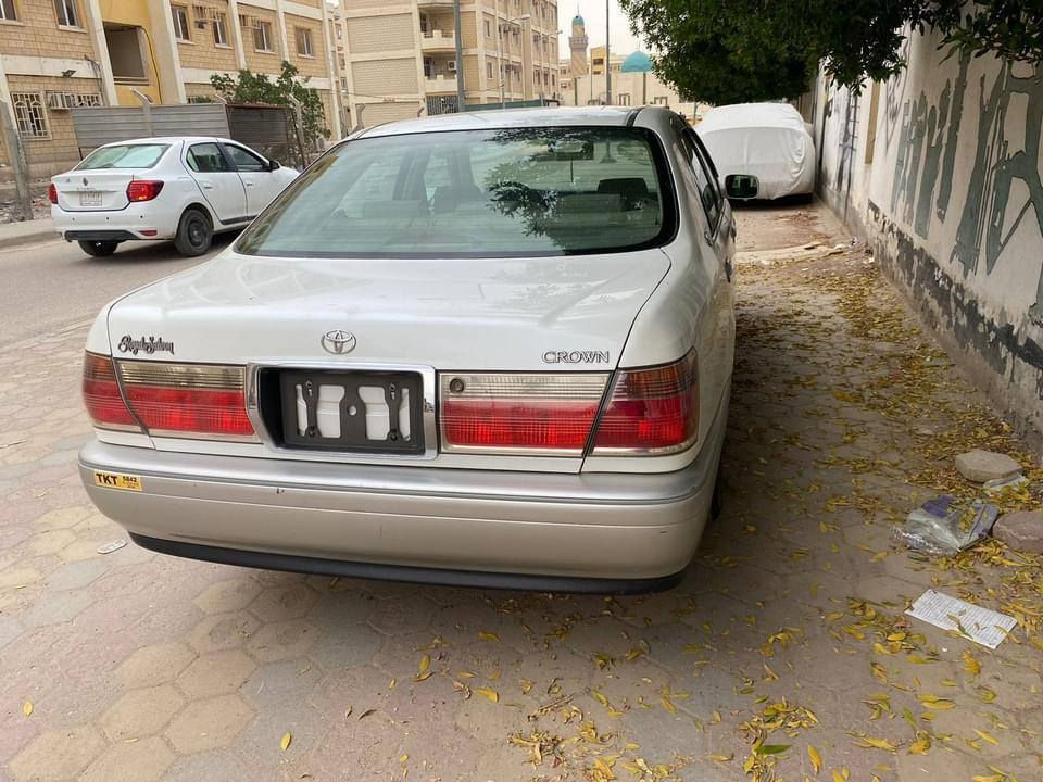 السلام عليكم سيارة ملكة ادوات بدون ارقام گصة قمارة فقط غير القمارة مكفولة صفاح موس سيارة جديدة بمعنى الكلمة مال جناي تخم تاير جديد منضومة تبريد ثلجج دواخل كارتون كشن كهرباء  كلشي شغال ونضيف مكينة خرسه vvt3000 *********** للاستفسار السعر 50 وبيها مجال للطيبين المكان ناصريه مركز
