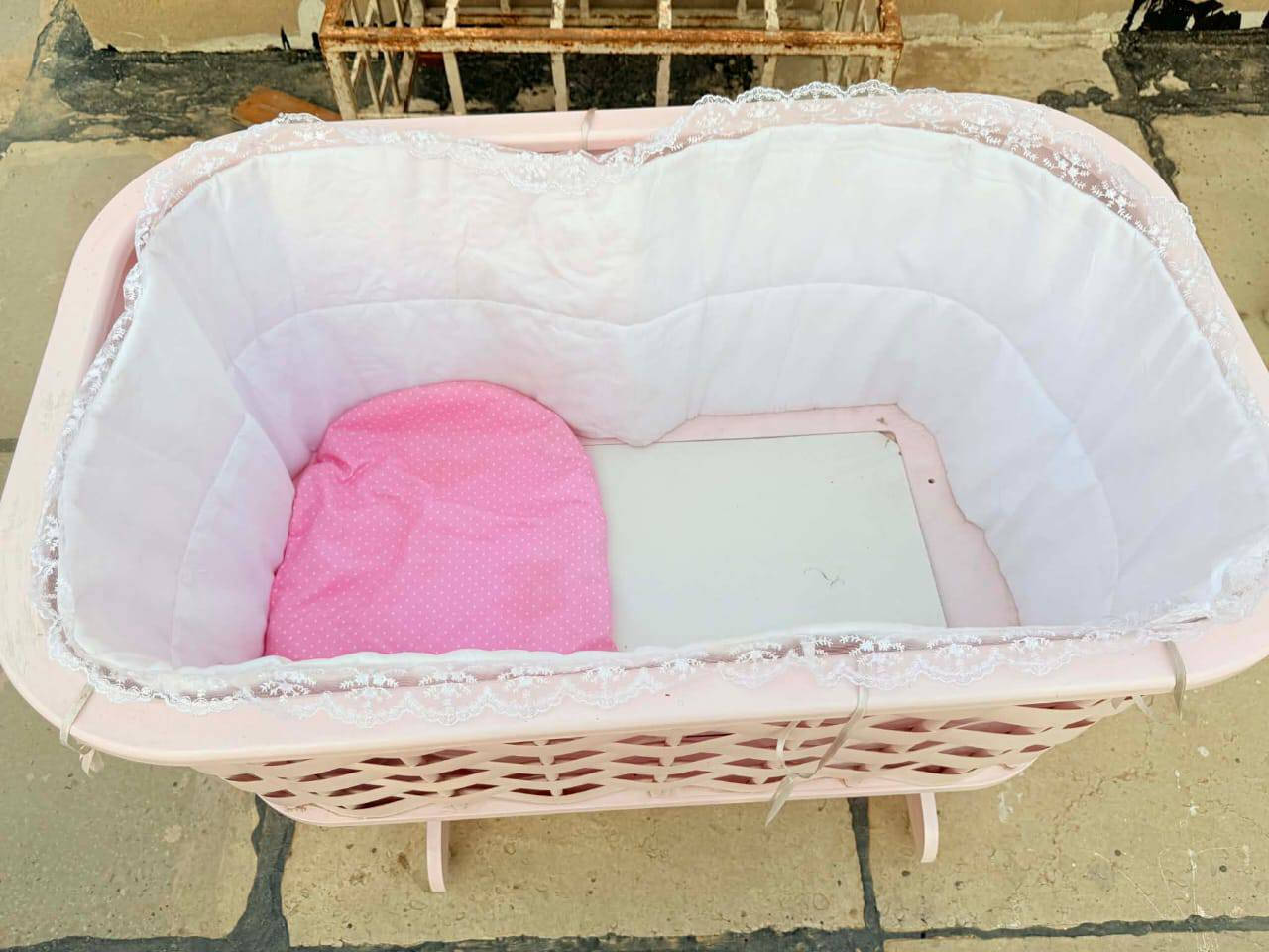 كاروك اطفال (الكاروك الوردي فاتح) حجم كبير نضيف مابي اي شي سعرة 15 ألف وبي مجال _(الكاروك الاخضر) نضيف ويشتغل شغال مابي اي عطل سعرة 10ألف قفل _(الكاروك الوردي غامق) كذالك نضيف مابي اي شي سعرة 10 ألف قفل العنوان بغداد _مدينة الصدر قطاع(٣٨)مقابيل جامع الامام علي الاكبر (ع) الرقم *********** موجود واتساب مازنجر فقط وموجود 24 ساعة
