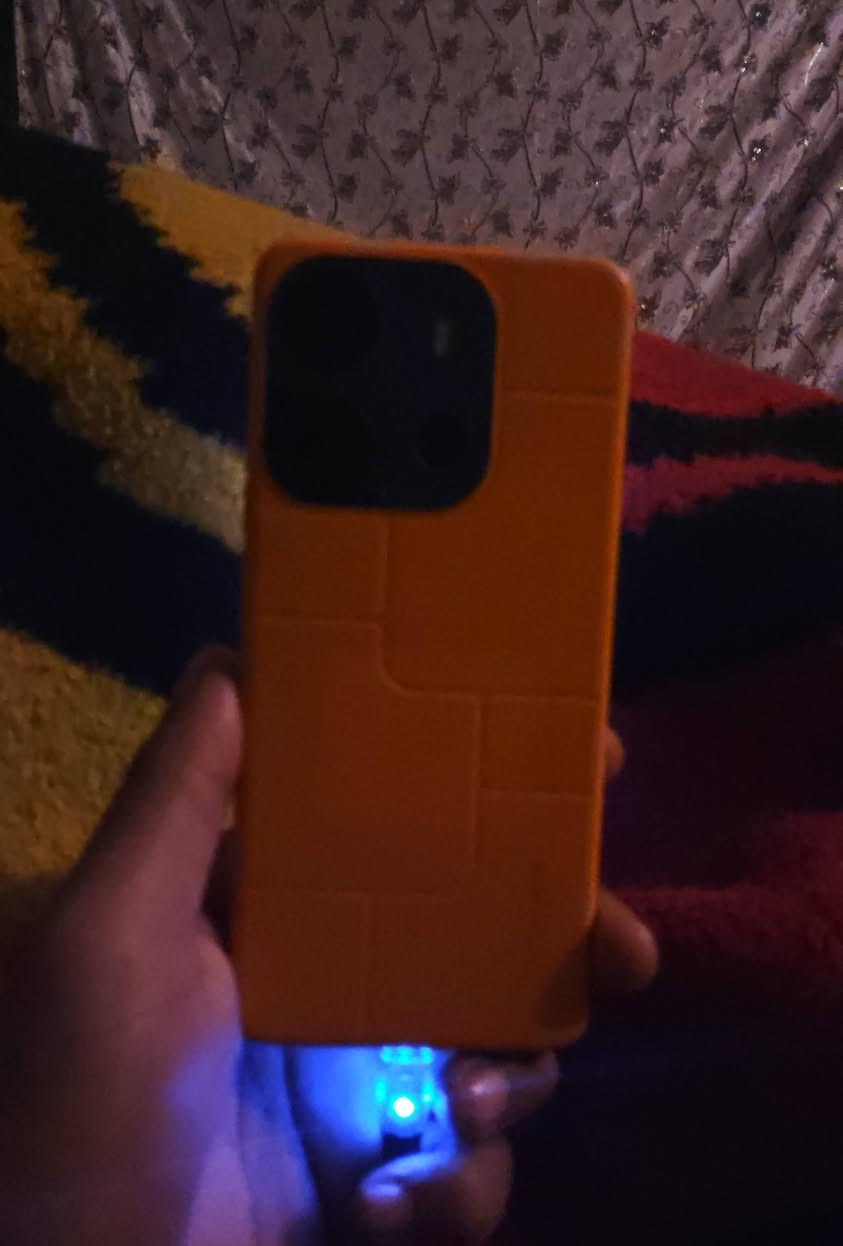 سلام عليكم تلفون تيكنو 
# يفيد ال اطفالك ذاكرة 64 ما مبدل شاشة ما مفتوح بس مابي غراضة مثل الكارتون ول شاحنة سعرة 100الف 
رقمي ***********
