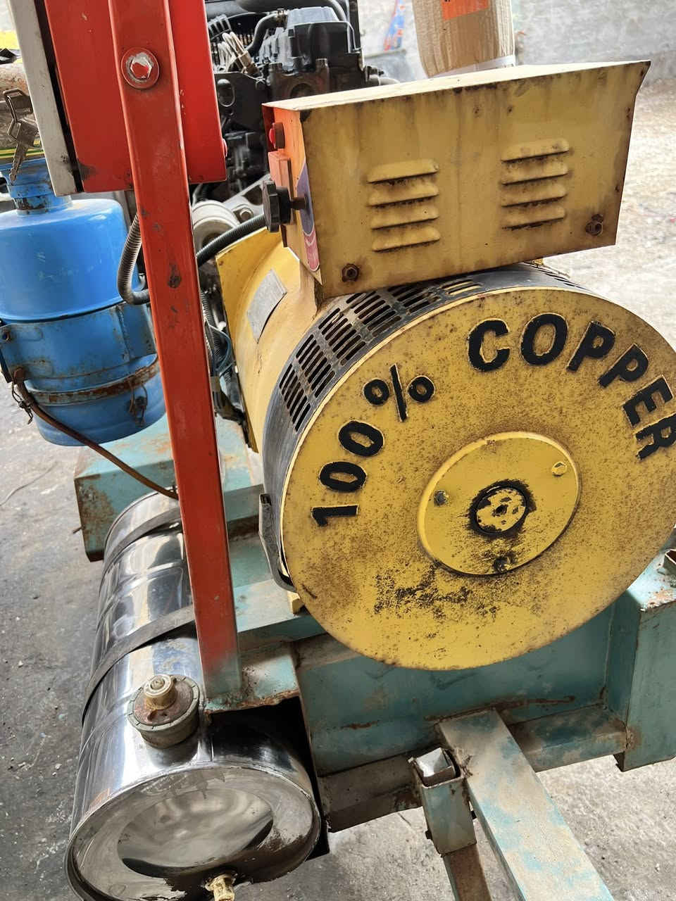 للبيع مولده كيا محرك ٢٧٠٠ بدون نضيف توليد ٣٠ كيفي ثري فيز
مكان بابل 
*********** وتساب
