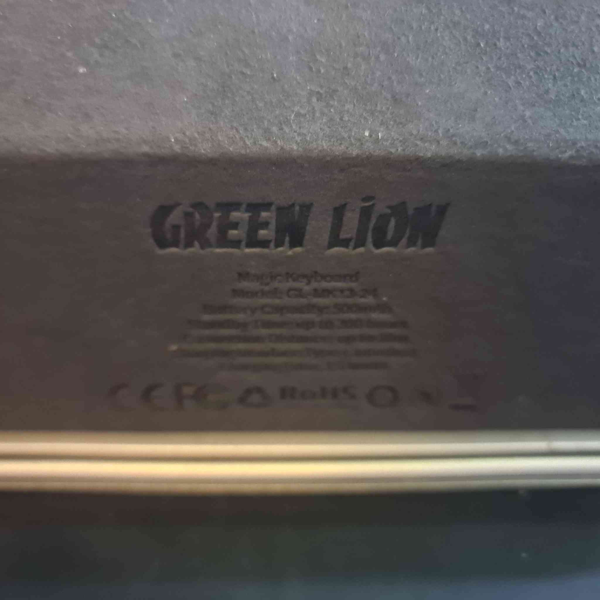 السلام عليكم
كيبورد green lion اصلي 
للجهاز ايباد m4 و m5 قياس 13 انج السعر 115 الف نظيف جدا استعمال شهرين


**إذا كنت صاحب هذا الإعلان وتريد حذفه لأي سبب، رجاءا أرسل رسالة إلى الدعم الفني**