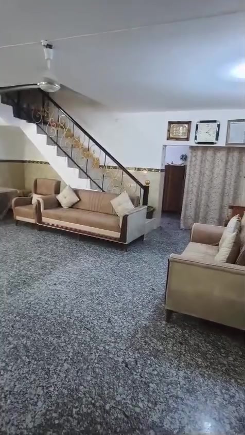 بيت لبيع نضيف حيل سكف صب بناء طابوك جمهوري مساحه 300 يتكون من مطبخ ستقبال صاله 3 غرف نوم مع حديقه مساحه 100 متر خلف لبيت يكون طال علئ شارعين من خلف موقع بيت كاع تومان امام بناكل سعر مطلوب 70 بي مجال ***********
