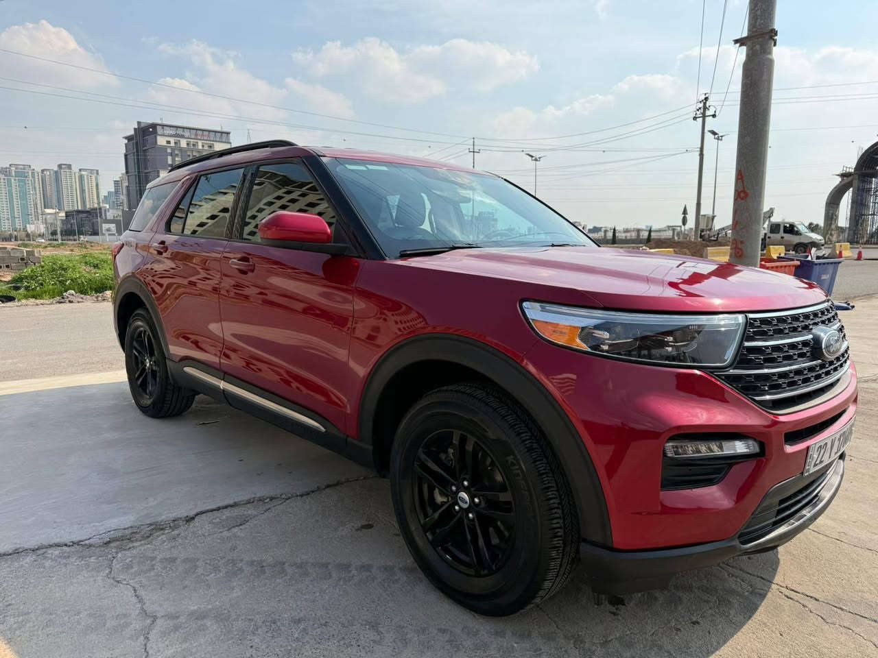 Ford Explorer XLT 2023 4WD
السيارة نظيفة جدا مابيها اي نقص شغل واطلع 
ماشية  30 الف ميل 
مرقمة أربيل رقم جديد بإسمي
سنوية جديدة صالحة لغاية 2030
هزة لحد شهر 9 - 2026
الضرر مثل ماوضح بالصور جاملغ ايمن مصبوغ وبابين مبدلات بالشركة نفس اللون يعني يعتبر قطعة وحده 
بدون ايرباك سليم
شرط الفحص
 بچم كبس بدون ايرباك
رقم الشاصي موجود 
2300 تيربو محرك  
كشن كهربائي 
تدفئة بالكراسي 
بصمة ابواب 
انظمة قيادة 
حساسات امامي خلفي
كاميرا خلفية 
نظام اشعار الاصطدام 
 اطفاء ذاتي
اوتو هولد
مانع انزلاق
فول تحكم ستيرن جهتين
شاشة تدعم Car Play و Auto Android 

العنوان اربيل المربع الذهبي 

السعر : 225$ ورقة وبيها مجال للجادين 

  رقـــم صـاحــب الـســيــارة

‏‭0782 299 7133
