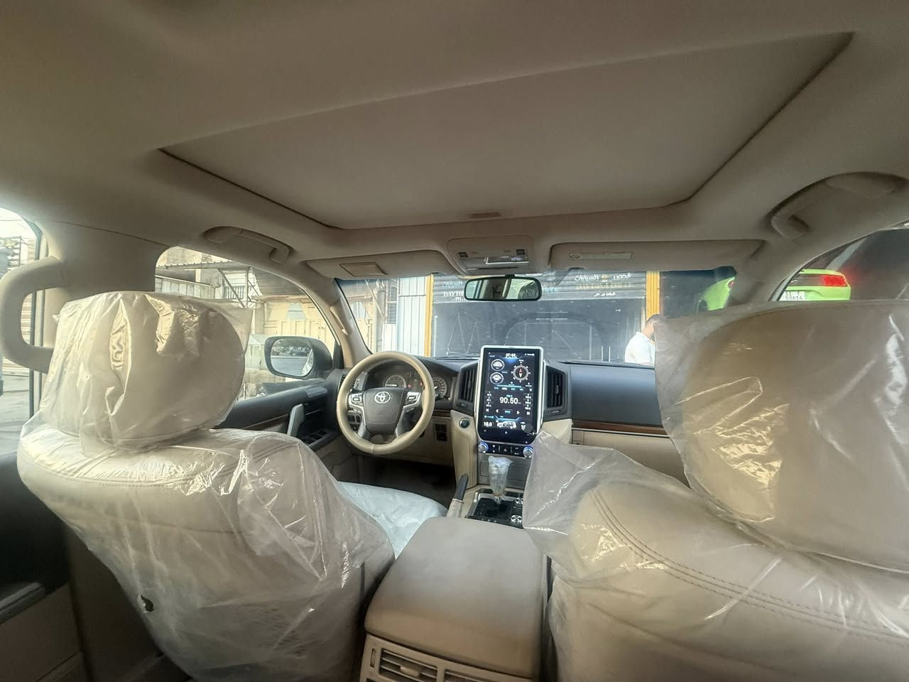 السلام عليكم #للبيع
تيوتا لاندكروز موديل ٢٠١٣ محدث موديل 2021 شرط كل قطع التحديث أصلي
رقم بغداد الإنكليزي باسمي تحويل ثاني يوم
السياره جاهزه من كلشي مكينه كير حداديه تبريد تدفئه كهربائيات كله جاهز مابيه اي نقص
السيارة مابيه لاكلبه ولاكصه مصبوغه حزام ل أثر التحديث بدون صبغ قماره
السياره بعد احلا من الصور السعر 325 وبيه مجال بسيط للشراي مكاني بغداد الغزاليه  للاستفسار ***********
