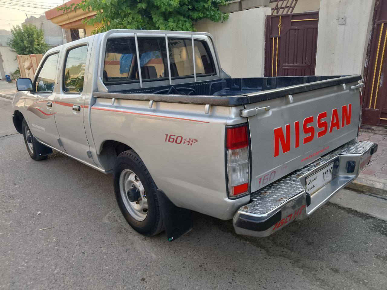 نیسان دەبڵ مۆدیل 2000 ڕەنگ سلڤەر تەبرید بەس پاوەر نییە  ئاڕم پلاسیک سلێمانی بەشەرت ، سەیارەکە تابڵێیت جوان و هەیکەلی قوتە ، کامل بۆیاخە لەسەر کاڵ بوونەوە  یەک قرچێکی پێشی هەیە تەنها کەمێک بۆنیتی گرتووە شانسی نەگرتووە ، مووس و بڕانەوەی بەشەرت گێڕ و مەکینە و ئەکسل بەشەرت زۆر بێ مەسرەفە چوار تایەی لۆکی لەژێردایە ، پارەی یەک بڕاوەیەکە نرخی تەنها 69 گەڵاو کەمێک معامەلە .

ژ.م  : ***********
ژ.م  : *********** السليمانية, العراق
