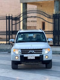 باجيرو 2009  حبتور فول مواصفات لون ابيض صدفي حجم المحرك 3500 رقم  بغدا...