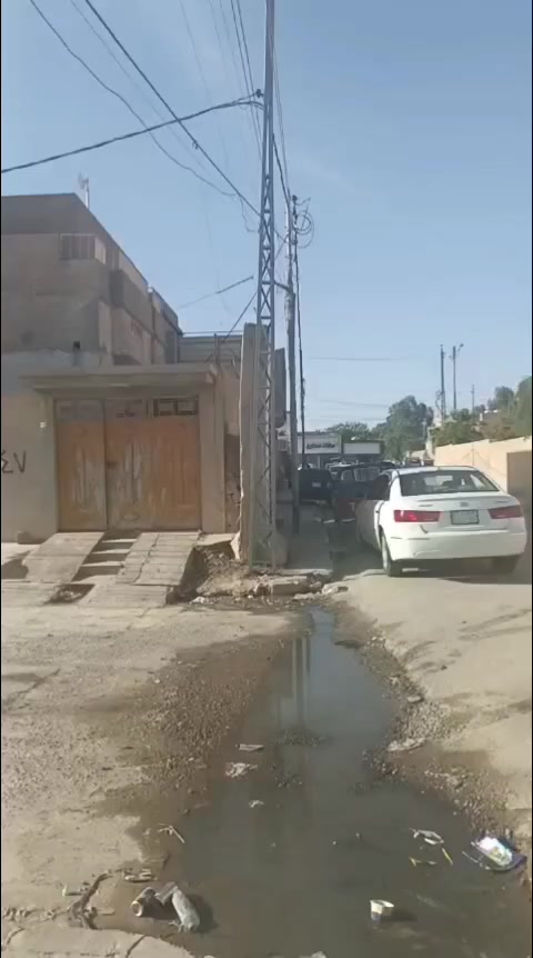 دار معروض للبيع منطقه حي الربيع يم بلديه تلعفر مساحه بيت 318 متر
للاستفسار  ***********
