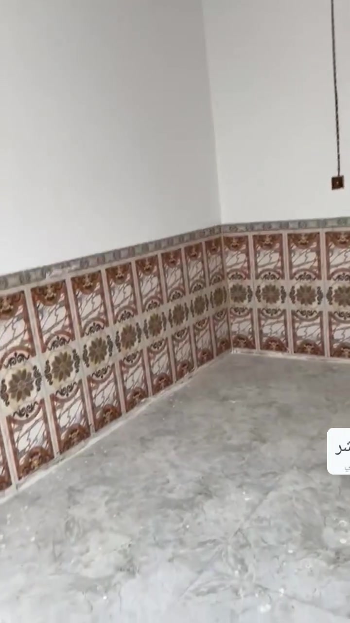 دار للبيع ١٠٠م طابو زراعي
غرفه وصالة ومطبخ واستقبال وصحيات
متوفر ماء كهرباء مولد ذهبي ثالث بيت عن الشارع التبليط 
قرية الحسن 
قرب مدرسة نور المعرفه الاهليه وقرب حسينية فاطمه الزهراء عليها السلام
تفاصيل أكثر خاص وبخدمتكم
***********
