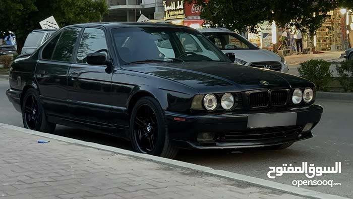 بي ام دبليو موديل ١٩٩٤ اصل حجم ٥٤٠ اصل بليته وسنويه
رقم دهوك دولي بسمي تحول وكاله حاضر بي وقت 
محرك وكير جدد مكفولات تبريد ثلج تتفه شغاله 
صدرين جدد تخم تاير جديد كهربائيات بلاد شركه 
سياره جديده مال بيت بيها صبغ حزام فقط للجماليه 
داخل جديد لوك شرط زلغ ما بي الداخل جلد فول 
السياره فول مواصفات للخير وكلشي بيها شغال بلادي
السياره كلها محدثه ام وكلشي بيها بلادي مو تجاري 

ترايك وين متريد تمشي ٢٤٠ دوسه وحده ولا يلعب كلبك
اريد مراوس براس الثور بس كون بدون كص نقل جثه عادي بس بدون كص 
العنوان بغداد حي الجامعه للستفسار وات ساب او اتصل ممتواجد ع النت ***********
