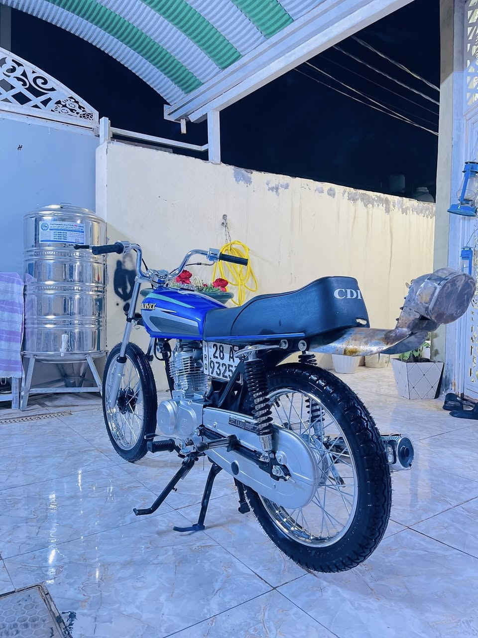 سلام عليكم دراجه نامه شلامجه تعميره كله اصلي دراجه ابيعك شاصي سكنر ٢٦ لماطور ب ٧٥٠وبي مجال صاله ١٦يوم من كملته 
***********
