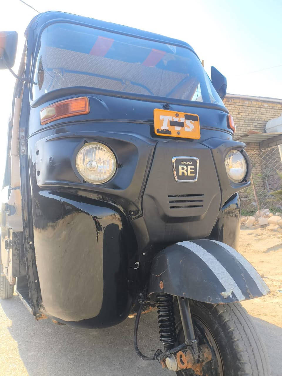 سلام عليكم تكتك موديل 20جاهزه محرك لاتنقيص ولا تبخير مصبوغه جمايليه وياها مسجل شاشه وتخم تاير وترتيبات السعر 5700وجاله بصيط حك الجيه مكاني كربلاء حي العباس ***********
