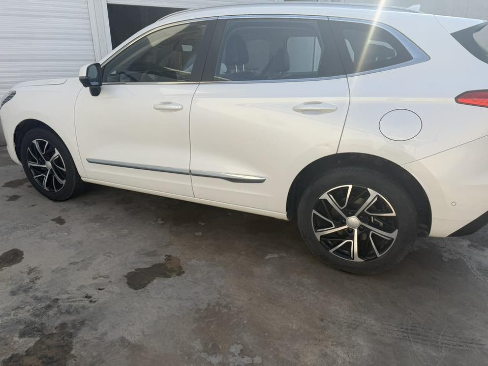 هافال جوليان فول مواصفات اعلى فئه 
داخل ضمان الشركة 
ماشيه ٥٥ 
بيها شبر بارد 
سعر ٢١٥٠٠ 
تواصل واتس ***********
بغداد
