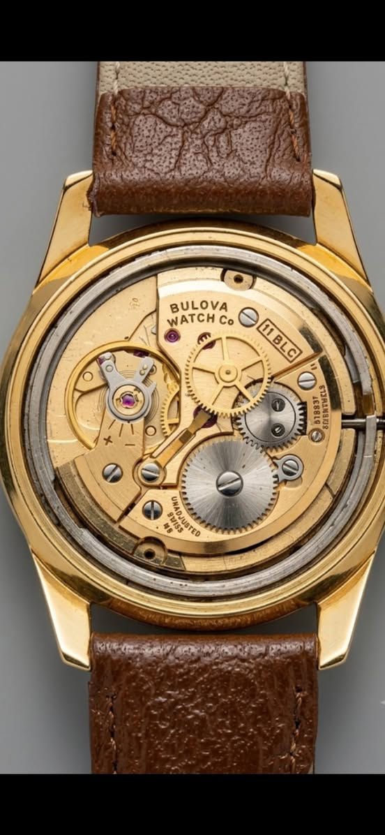 تحية طيبة 
#Bulova_Vintage_1969 
#بولوفا
إنتاج سويسري 
(SWISS MADE)
ماكنة ميكانيك تعبئة يدوية نصب تكويك عيار BLC 11 
17 Jewels حجر إنتاج نهاية الستينات
الساعة طلاء ذهب ذات طابع كلاسيكي بهيكل
من الفولاذ المقاوم للصدأ 
القطر 35 ملم الأبعاد 42 ملم
ويرمز النقش الشوكة الرنانة الشهير على غطاء 
الساعة الخلفي  التاريخي للعلامة التجارية الشهيرة
النظافة ممتازة جدا جدا .
خدمة توصيل متوفرة لكل مكان
التواصل خاص لطفا .


**إذا كنت صاحب هذا الإعلان وتريد حذفه لأي سبب، رجاءا أرسل رسالة إلى الدعم الفني**