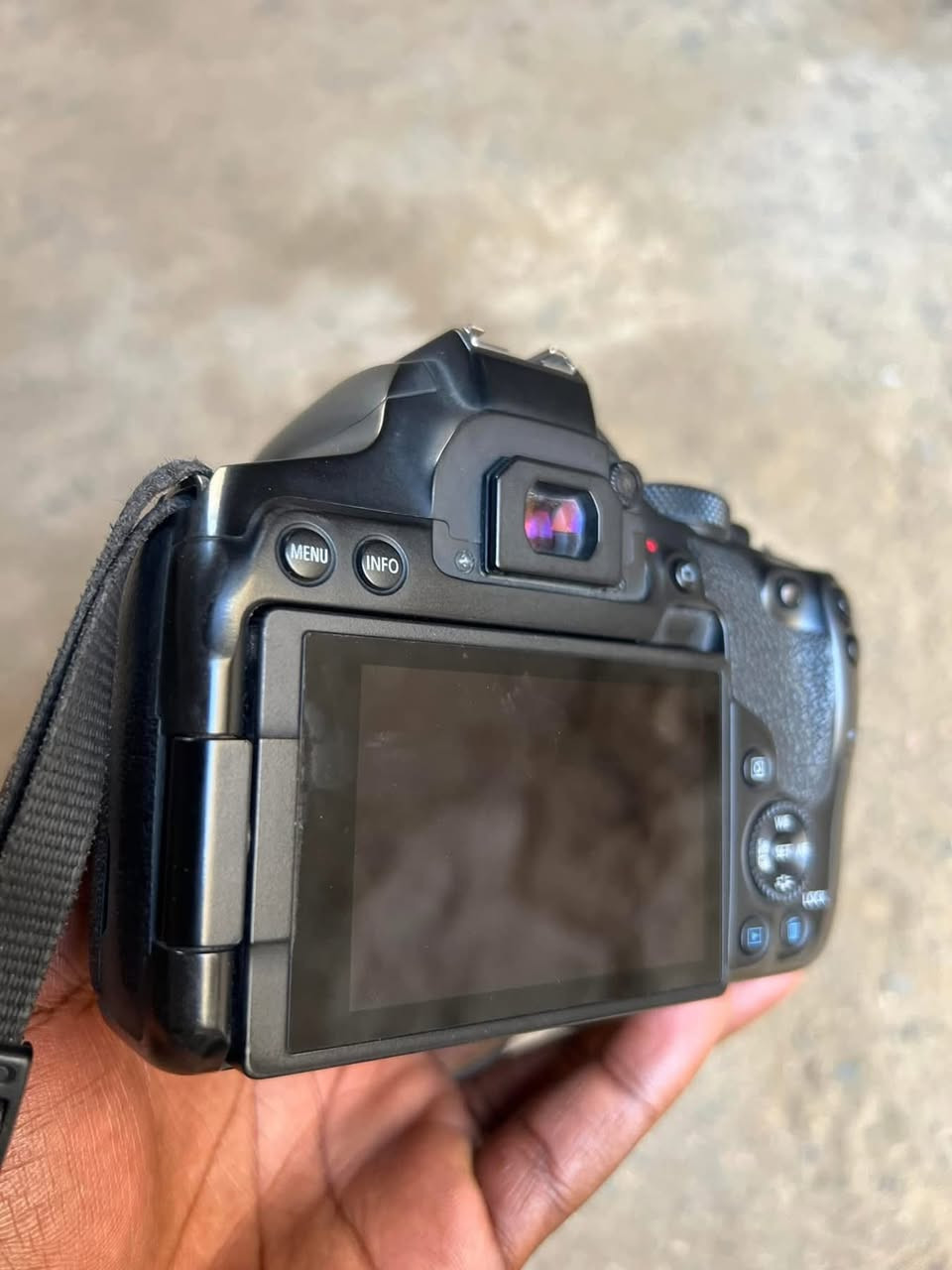 كانون d850 للبيع بسعر مناسب
D850 كانون
نظيفة تصوير 4k فول فريم 
السعر ٨٥٠ وبيها مجال للشراي
***********
