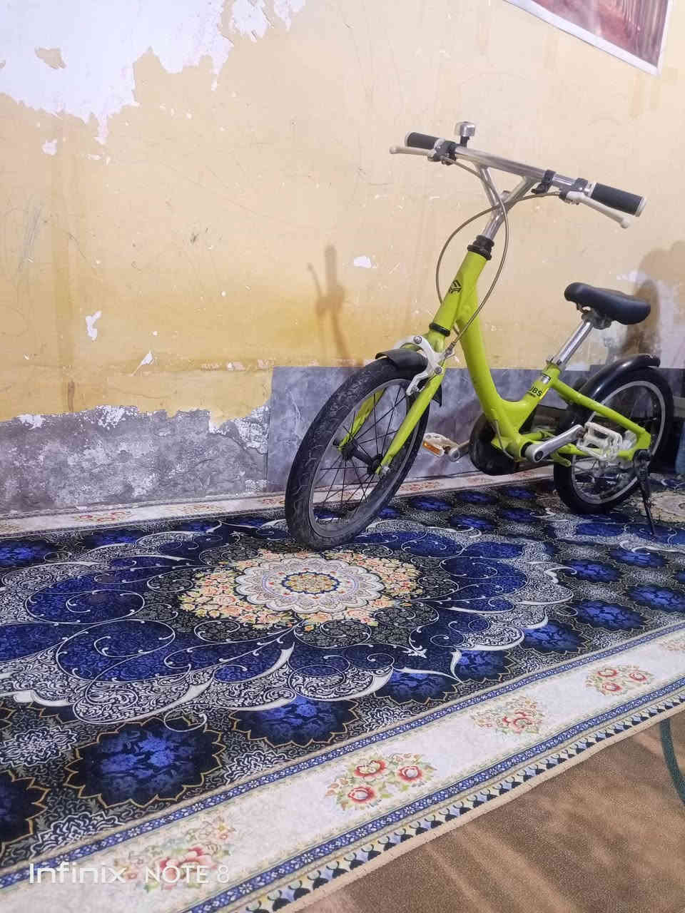 سلام عليكم بايسكل البيع حجم 16 بايسكل باله نضيف كلش  بريكات مداكر كله جديد وشغال مكاني بصره سعر 75 وبيه مجال قليل كلش رقم ***********
