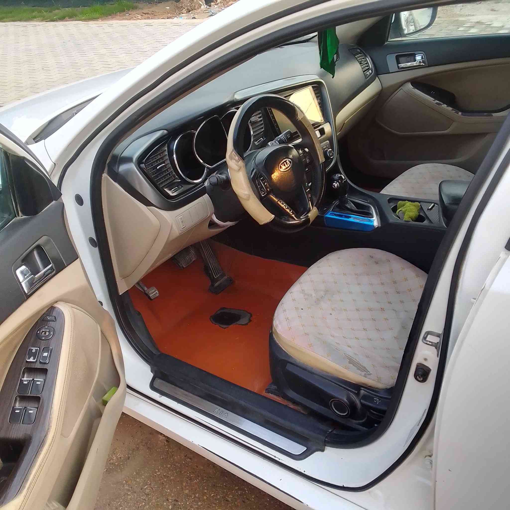 سياره وارد خليجي موديل 2013 أوبتما السياره بيهه صفحه قماره وجنطه مرشوشات وجنطه مرشوشه السعر 105 الاستفسار أكثر الاتصال على الرقم غير متواجد على الفيس 
***********
