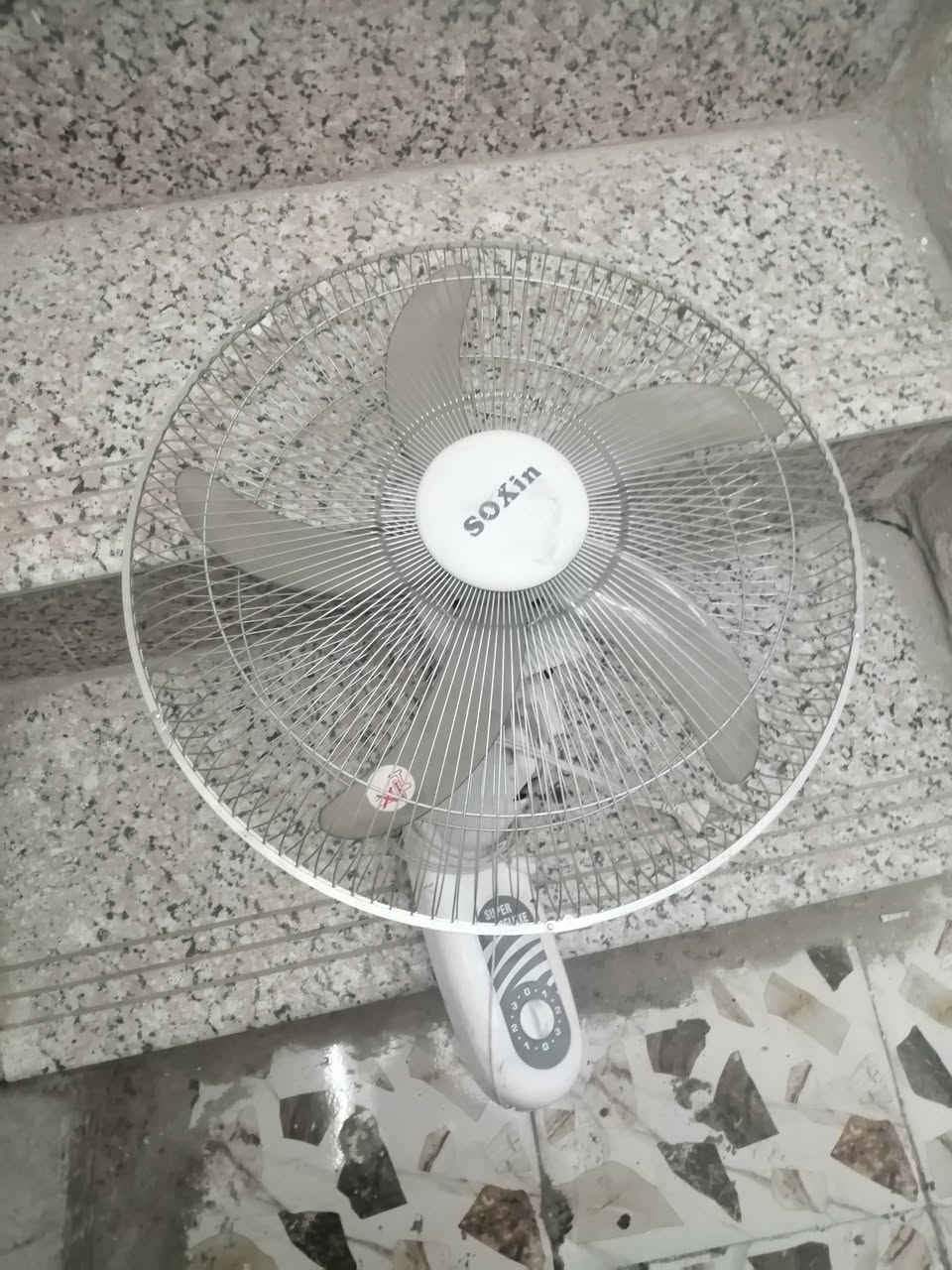 عند هبوب الرياح والعواصف: "اللهم إني أسألك خيرها وخير ما فيها، وخير ما أرسلت به، وأعوذ بك من شرها وشر ما فيها، وشر ما أرسلت به".
متاح بغداد الغزالية خلف جامع ام القرى *********** للاستفسار بي وتس
