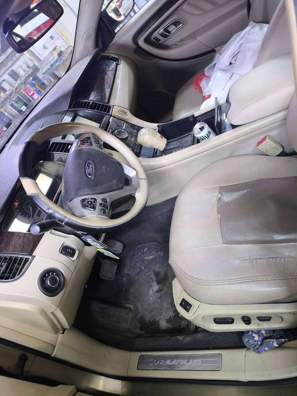 فورد تورس لمتد ٢٠١٣ للبيع 
١-بصمة تشغيل عن بعد
 ٢-مري تدفئة ونقطة عمياء رادار خلفي مري معتم 
٣-مسجل وشاشة وامبي فاير اصلي نظام سوني ١٢ سماعة بيهن صوت مفول للاخير
٤- شاشة سبع الوان اضائة محيطية سبع الوان تتحكم بيهن من شاشة 
٥-كشنات خزن ميموري +كهرباء 
٦-كشنات تبريد تدفئة 
٧-ستيرن ودوسة بريك وبانزين تحكم كهرباء 
٨-سلايد 
٩-داخل بيجي مطعم عسلي صاج 
١٠-مكينة جديدة وصدر جديد شرط بطناش 
١١-باتري جديد اصلي بي ضمان سنة موجود وياه 
١٢ -دسكات امامي خلفي جدد نوعية كلش زينة شادلها 
١٣- ويل ١٩ مبدلهن اصليات مال تفصيخ 
١٤-دشبول ديجيتال بلادي سبع الوان +ستيرن تحكمات كلهن شغالات 
١٥ -تبريد قطعتين مبدل منضومة كاملة جديدة مع بواري وجوينات كلهن جدد نوزلات وفيت بام كلة جديد 
١٦- بيها تلث قطع صبغ
١٧- كير اوتاماتيك +سبورت +عادي 
١٨-شاد منضومة زينون وتكدر تبدلهن ل led يصير اقوى بعد في حال معجبك اللايت 
١٩ -هورن مال جمسي بالاضافة لهورنها البلادي موجودات بالسيارة وشغالات 
٢٠ سيارة مال جناي سبيرها وجكها البلاديات موجودات وياها
٢١ كامرة بلادي بيها تقدير المسافة لمساعدة بالاصطفاف حساسات خلفية كلهن شغالات 
٢٢ رقم بغداد باسمي مشروع وطني
السعر ١١٥ وبي مجال مكان السياره بغداد الجهاد 
للتواصل ***********
