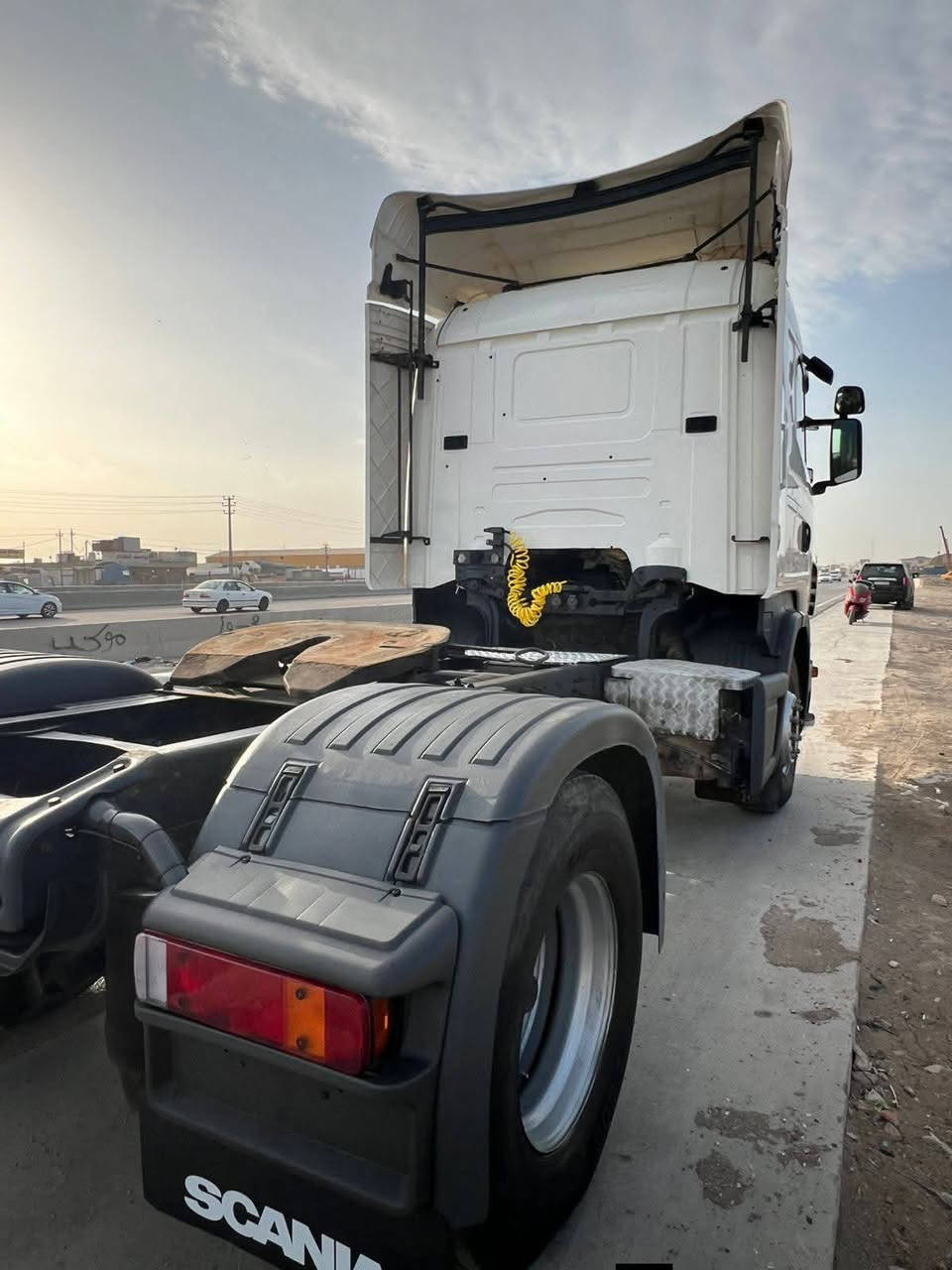 سلام عليكم
‏سكانيا
موديل موديل 2009
‏بدون ارقام 
‏كير عادي 900 رتايدر 
‏قماره شاصي كفاله
‏ محرك انجكشن 4 خطوط 
‏العنوان بغداد جرف  النداف
‏‏‪‏‪***********‬‏
