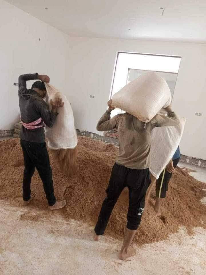 سلام عليكم  / يوجد كادر عمل جاهز/ تصعيد مواد/ تنضيف بيوت/ تفليش/ تكشيط/ تنضيف حدائق/ دفن نهري  / شقلنه ليل ونهار/ ماعليك بس تصال على رقم  /     ***********
