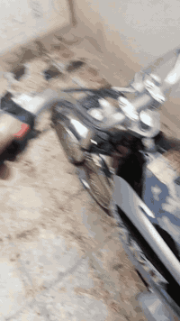 سلام عليكم دراجه لبيع نامه 21 ادوات دراجه نضيفه متعوب عليها كهربائيات شغاله سعر 450 وبيها مجال بني منصور ***********
