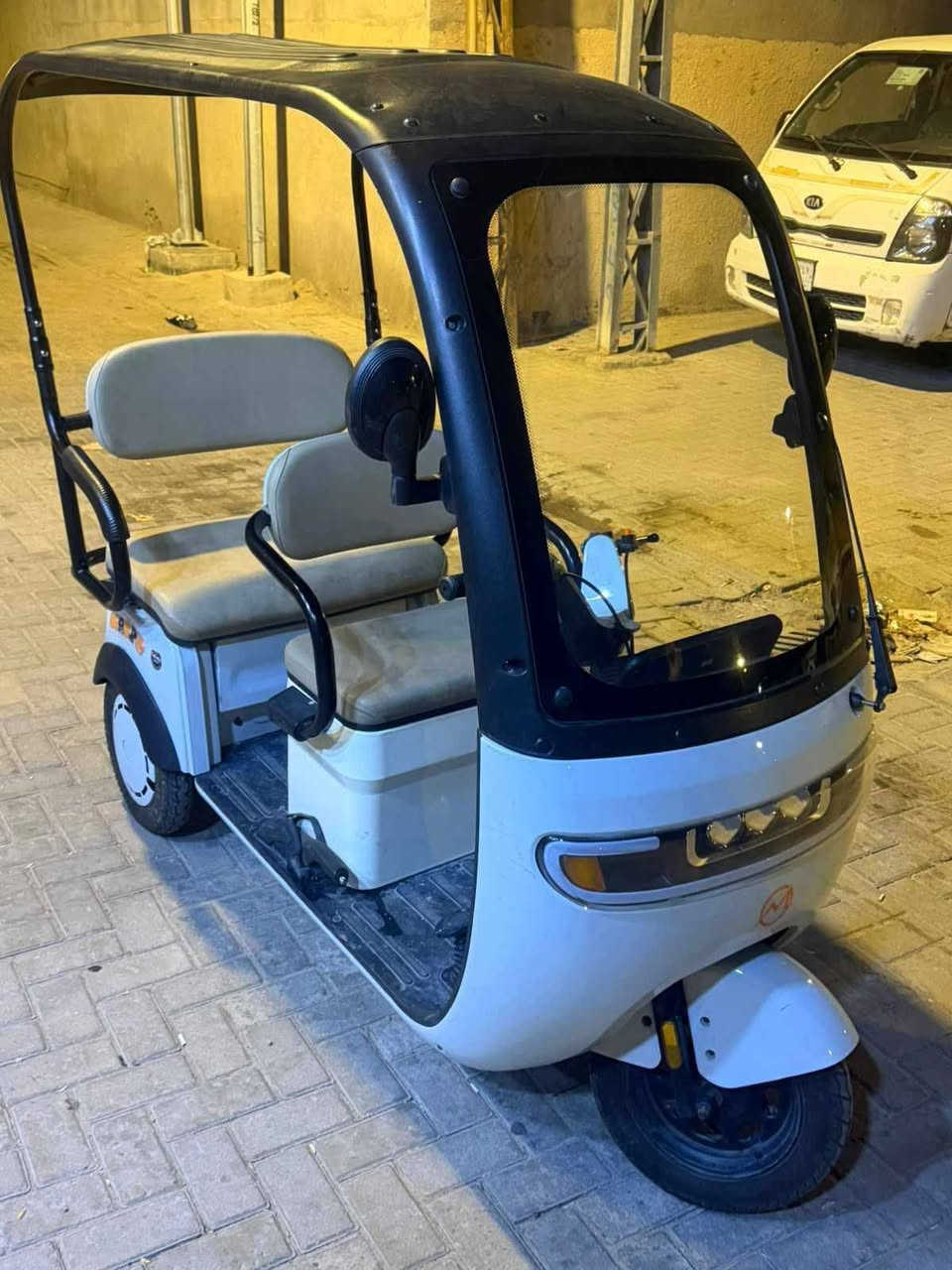 🚲 دراجة شحن 3 عجلات موديل 2025
استعمال قليل جداً وحالتها ممتازة، جاهزة للشغل مباشرة وما تحتاج أي صرف.

🔹 المواصفات:
• موديل 2025
• استعمال خفيف جداً
• 3 سرعات
• 6 بطاريات
• بلوتوث شغال

🔹 الإنارة والإضافات:
• لايتات شغالة
• إشارات (أشاير) شغالة
• بك لايت شغال

🔹 الأمان والسيطرة:
• بريك أمامي شغال
• بريك خلفي شغال

الدراجة مرتبة وكلشي بيها شغال بصورة ممتازة.
السعر مليون 900 وبيها مجال


**إذا كنت صاحب هذا الإعلان وتريد حذفه لأي سبب، رجاءا أرسل رسالة إلى الدعم الفني**