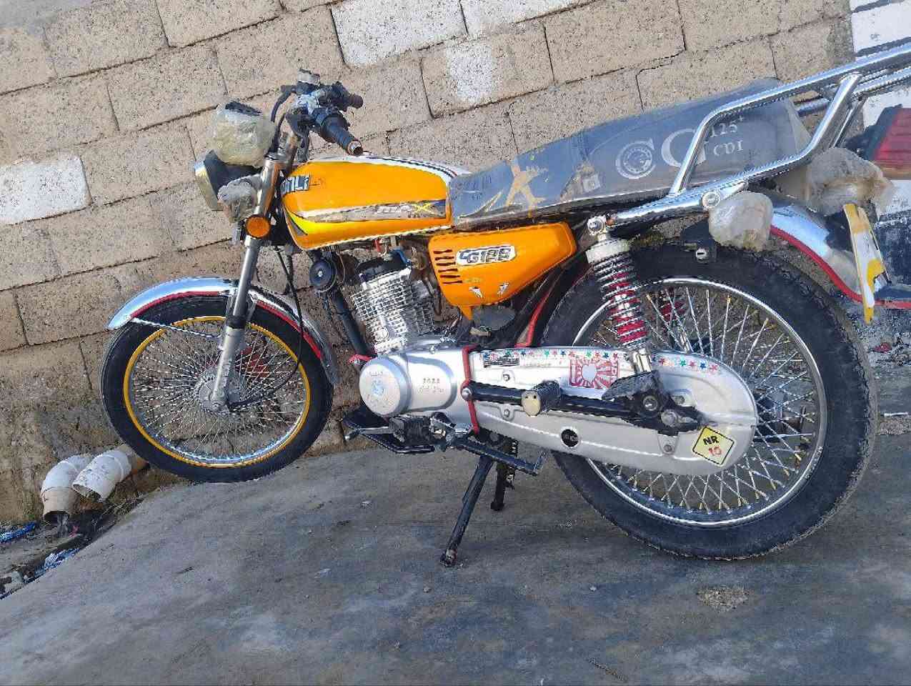 دراجه للبيع موديل 22 نضيفه كلش مناقصها شي سعر 525 وبيها مجال خاص موجود او اتصل *********** وراق موجوده
