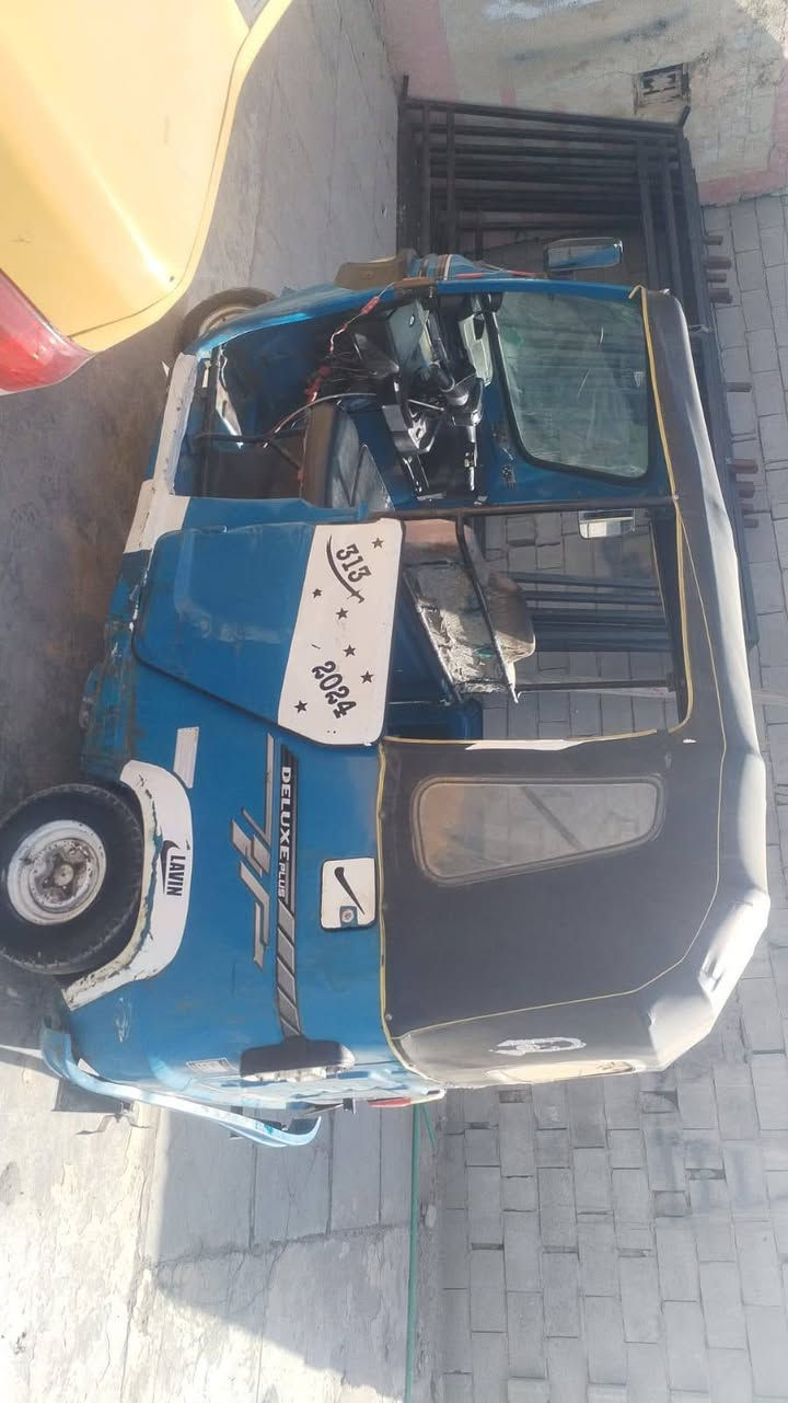 تكتك 21 سنويه المحرك مفتوح شركه تخم تاير جدد البدي نضيف شوف العين السعر خمسه ونص  وبيهة مجال شويه للشراي رقم الاتصال ***********
