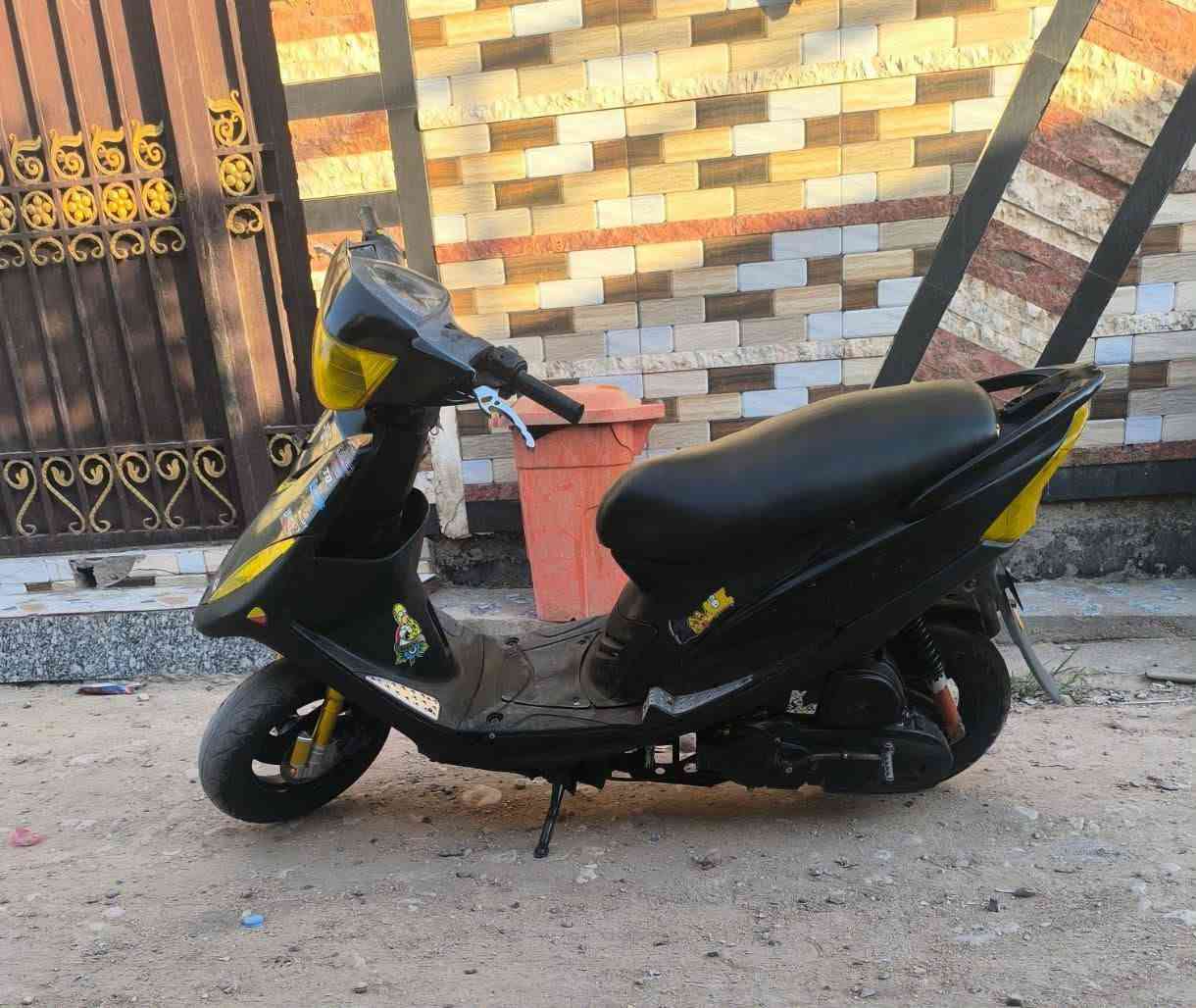 دراجه ماكس عدله مكينه بلاديه بوشه 49بلادي دراجه كلها حلوه نقصها بس سلف اريد مرواس بوليس رقم ***********
