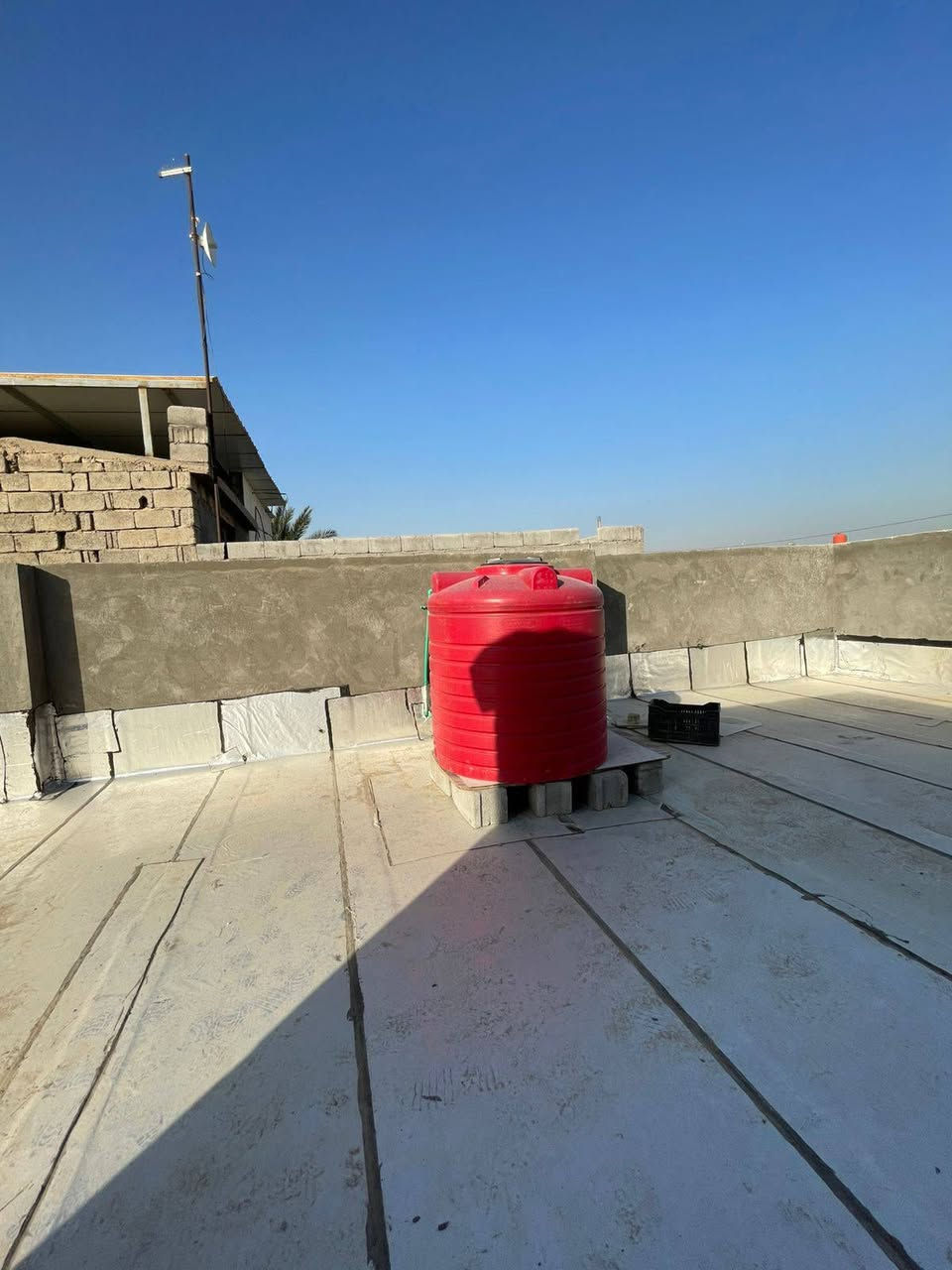 #اسعد_الله_أوقاتكم_بكل_خير ***********
دار  سكن للبيع ⛪️ بسعر بلاش 
بيت حلو  مرتب

#مساحة البيت 300 متر 

#يحتوي البيت على غرفتين نوم 
و ديوان 
و صاله 
و مطبخ 
و صحيات داخلي و خارجي و كراج سياره 
البيت مرتب وجاهز

كافه الخدمات متوفره 

#جنس_العقار :: طابو صرف زراعي بأسم عراقي سند ٢٥   

#العنوان ابو الخصيب الطريزاويه 

سعر البيت 72 مليون  و بي مجال 
#للاستفسار الاتصال على الهاتف 📞📳
📳((***********
