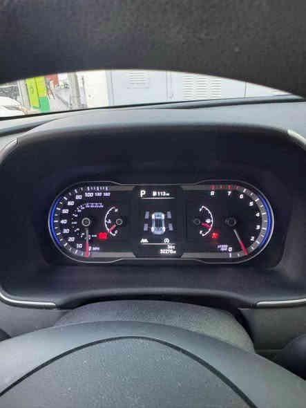 السلام عليكم 
متواجد فقط واتساب مكلف بنشر
***********
بيع فقط
توسان 2023لون اسود أمريكي حادث السيارة مبين بل صور السياره 
 كير محرك تبريد مكفول 
ماشية 32 
الموصفات
مكينة 2500
لايت لد
ويل اسود 
بصمة 
انضمة قياده 
كرسي كهرباء
دشبول لمس
جنطة شفط كهرباء
تشغيل عن بعد مع التبريد
رادار امامي
رادار خلفي
رادار بل مرايا
كامراه دواره
اوتو ستوب امامي
اوتو ستوب خلفي 
فورل ويل 
انطفاء ذاتي 
شاشة اعطال
تحديد مسار 
تثبيت سرعة 
قياده ذاتية
هاند بريك دكمة
تبريد قطعتين
شاحن واير ليس
مخارج USB
السعر 180 بغداد
