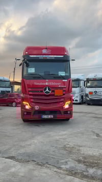 شاحنة • وصف ناقص