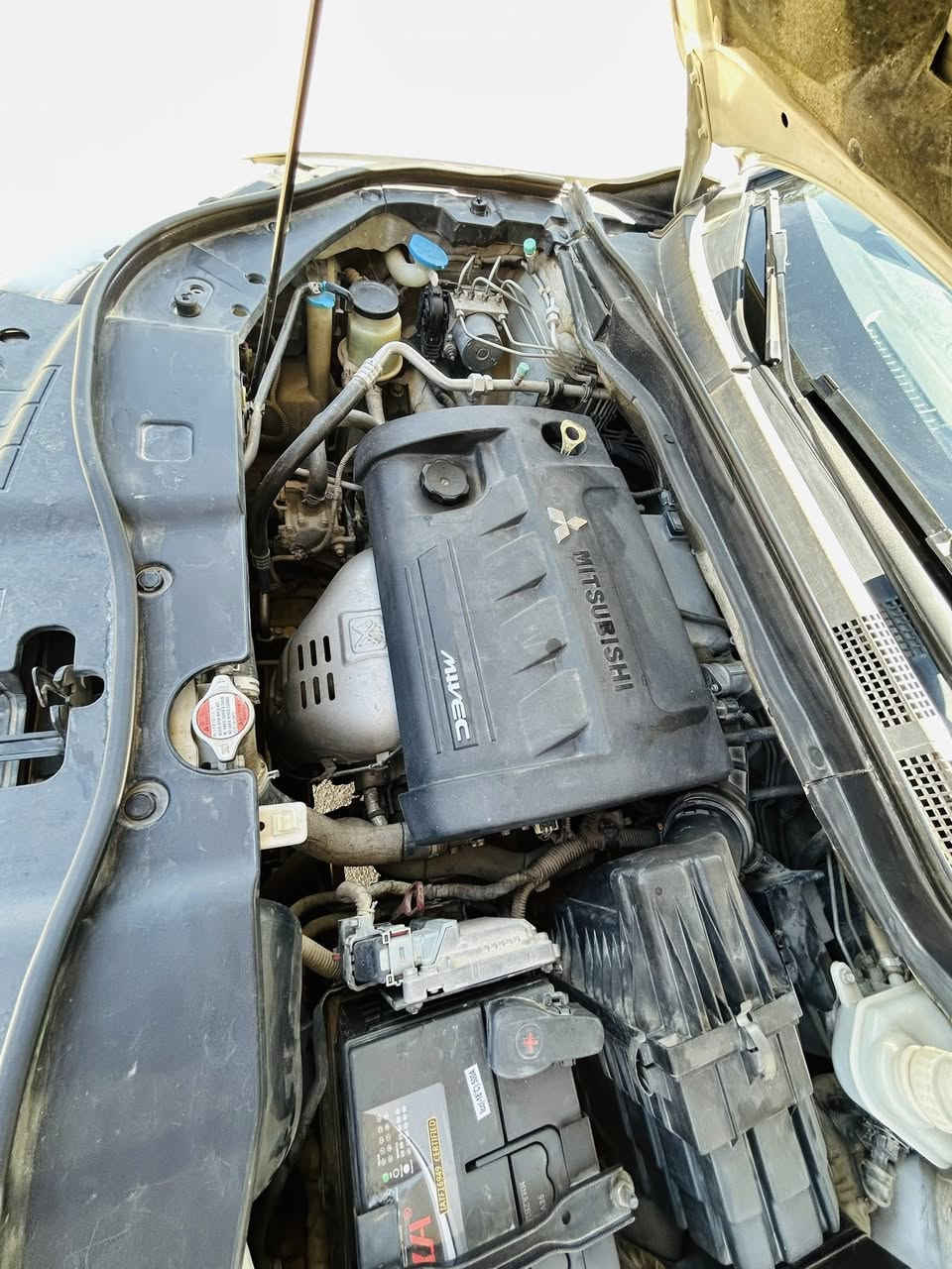 سلام عليكم سيارة هافال H6 موديل 2016 لبيع فول مواصفات محرك 2400 اشاير بل مري بونيراما كشنات جلد وكهرباء كامرات 360درجة تحكمات استيرن مري كهرباء السيارة بحالت الشركة مابيهة اي ضرر  رقم انكليزي جديد تخم تاير جديد السعر 135 وبيهة مجال مكاني ديالى المقدادية حي المعلمين وأي استفسار علة هاذة الرقم ***********
