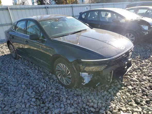 (اعـــــــــــــلان مــــــــــــــــزاد 📢 ) 

2024 HYUNDAI SONATA HYBRID 

هيونداي سوناتا هايبرد : ٢٠٢٤

حالة السيارة : تعمل وتسير 

ضرر السياره : كما موضح بالصوره

تاريخ الــــــمزاد الاثنين : 2025/12/8

وقت المزاد الساعه : السادسه مساءا 

عداد المسافه : 13.138

حجم المحـــــــــرك : 4 سلندر 2,0 هايبرد 

مدة الوصول : 60 الى 75 يوم

للإشتراك في المزايدة يرجى الحضور الى  مكتبنا للـتأكيد على تثبيت السياره المزاده.

العنوان : النجف الاشرف قضاء المناذره( ابوصخير) شارع حيره ابو صخير مكتب عمار لمزاد السيارات الامريكيه 

               تلفون 
              *********** واتساب
              *********** للاتصال
               عمار ابو عباس
