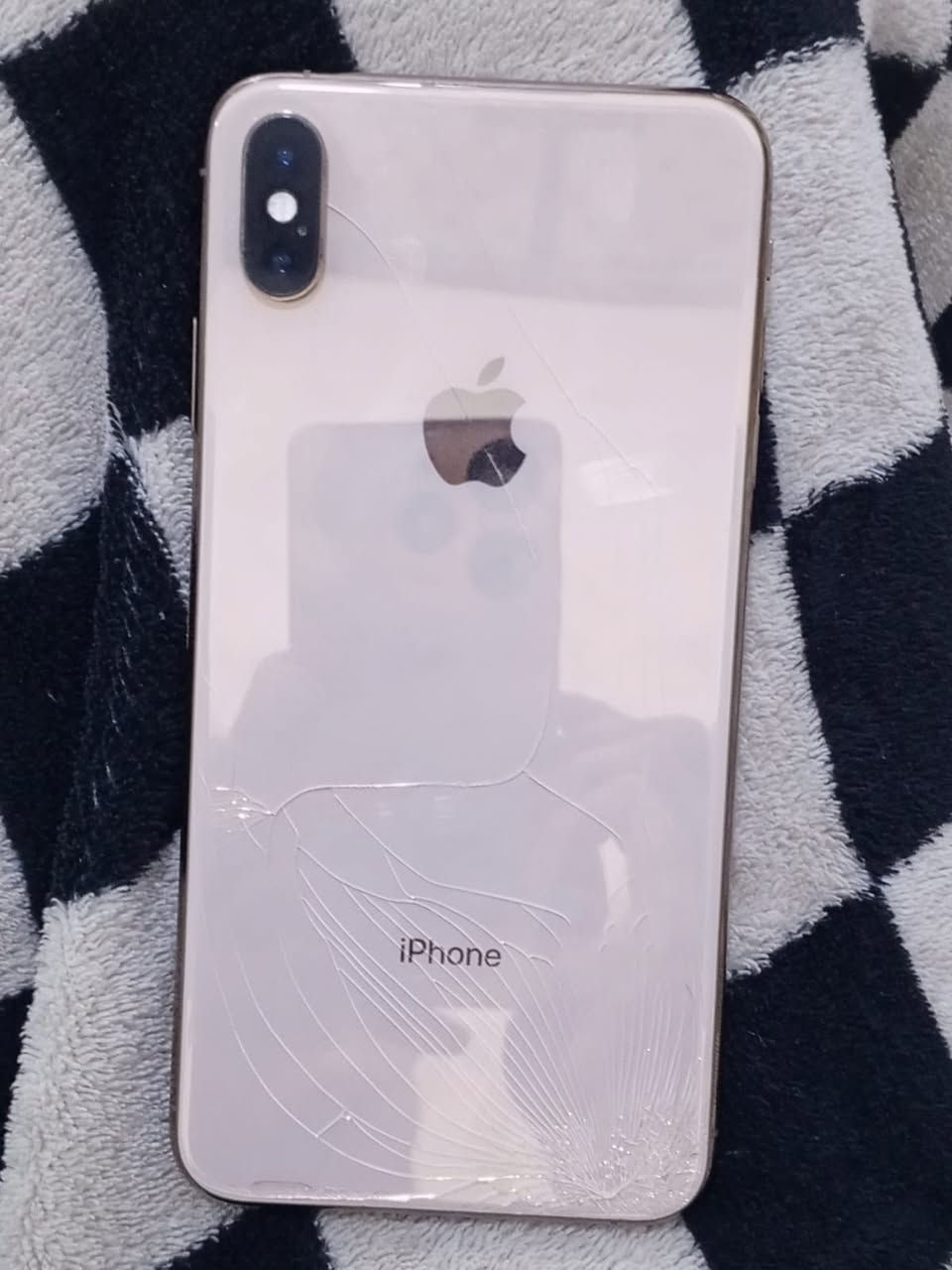 سلام عليكم اكس ماكس للبيع مكاني الأمين سده ثانيه يم حسينيه أهل البيت رايده ١٦٠ حق جيه بي شي قليل عادي اراوس متواجد بس واتساب  ***********
