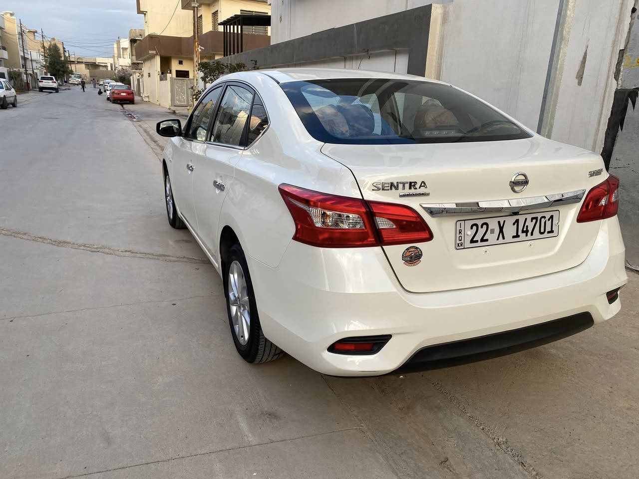 بسم الله الرحمن الرحيم. نيسان سنترا موديل 2025. ماشي 26 قابل للزيادة. سيارة مكفولة من الصبغ   داخل جلد مشمشي. سيارة بس بيها ملاحظة بصيط شوية.اني اول وكيل. مكان سيارة كركوك 
سعر سيارة 124 بيها مجال 
***********
