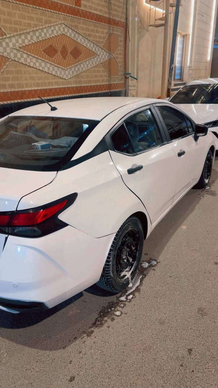 نيسان فيرسا ٢٠٢١  رقم بصره بسمي سنويه لل٢٨ شرط التحويل مصفر  غراماتً 
ضربه  شطح بلعراق جاملق مصلح خلفي وبيبانً ثنين مبدلات السيارهً جاهزهً من كلشي 
السعر ١٠٥ وبيها مجال بسيط 
تواصل *********** واتس
عنوان بصره
