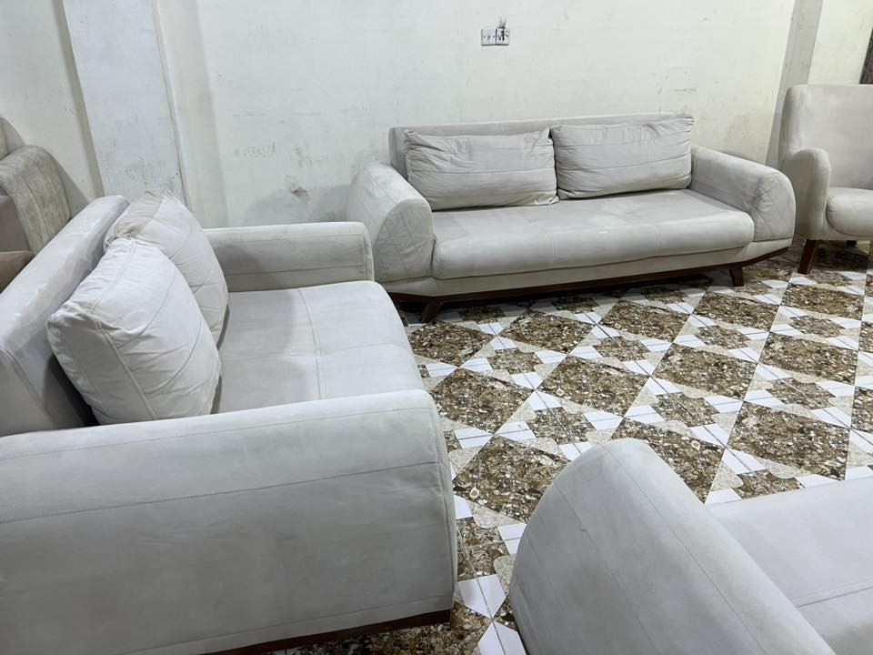 ئةم تاقم قةنةفة توركيية
بؤفرؤشتن ١٠نةفةرييةبيعيبة
ژم***********
شوين كةلار
