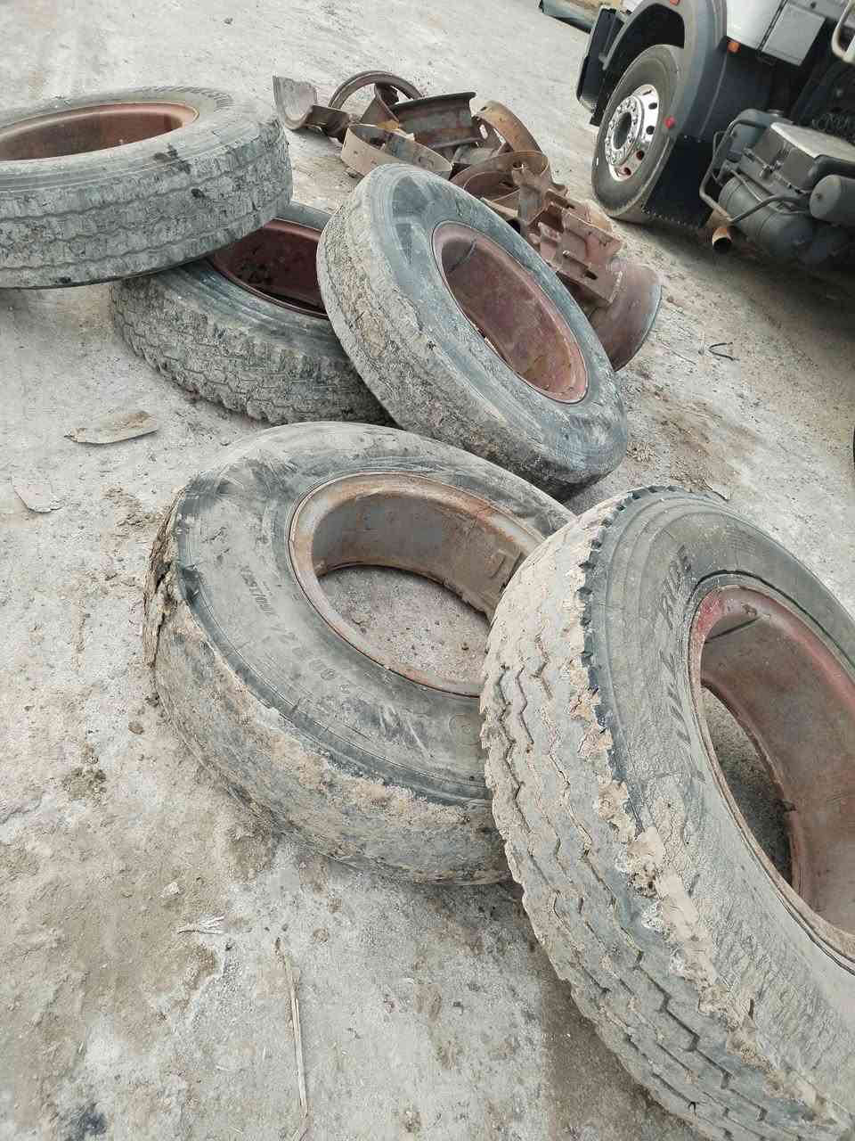 للبيع
براميغ ٢٤مهفه + طوس بريك + وياله ٢٤ + طواكه العدد (٦) ***********
