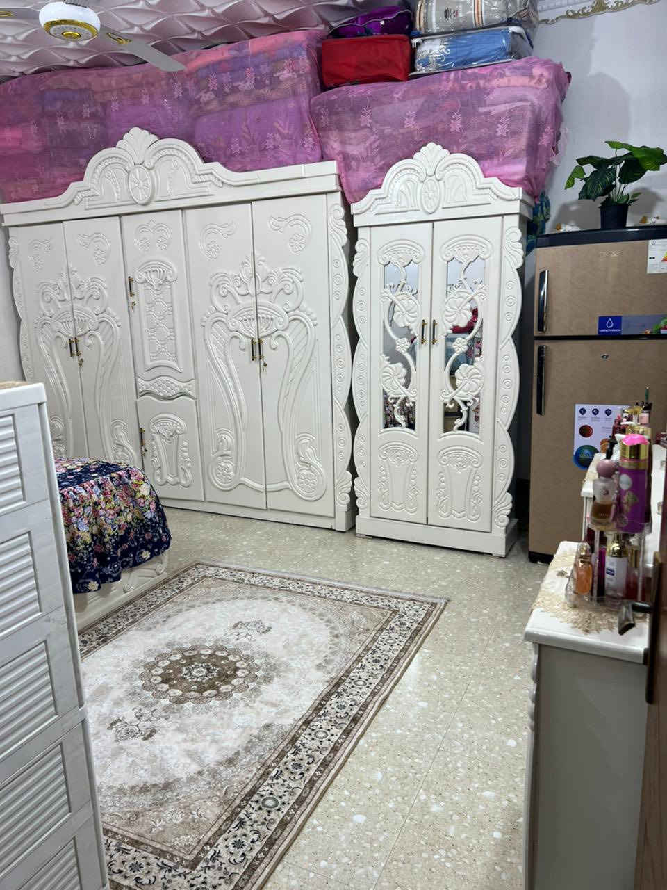 يالله 
دار زراعي للبيع مساحه١٠٠في منطقة الصخيين شارع حسينيه الامام الغائب عليه السلام بعد شارع المهندس مباشر 
يبعد عن سايدين ١٥٠م 
بناء بلوك وسقف عكاده 
يتكون من غرفه وصاله وديوانيه ومطبخ وصحيات داخليه وخارجيه سطح اشتايكر درج مرمر 
خدمات ماء ومجاري وكهرباء ومدارس 
السعر ٤٢
للاستفسار ***********
