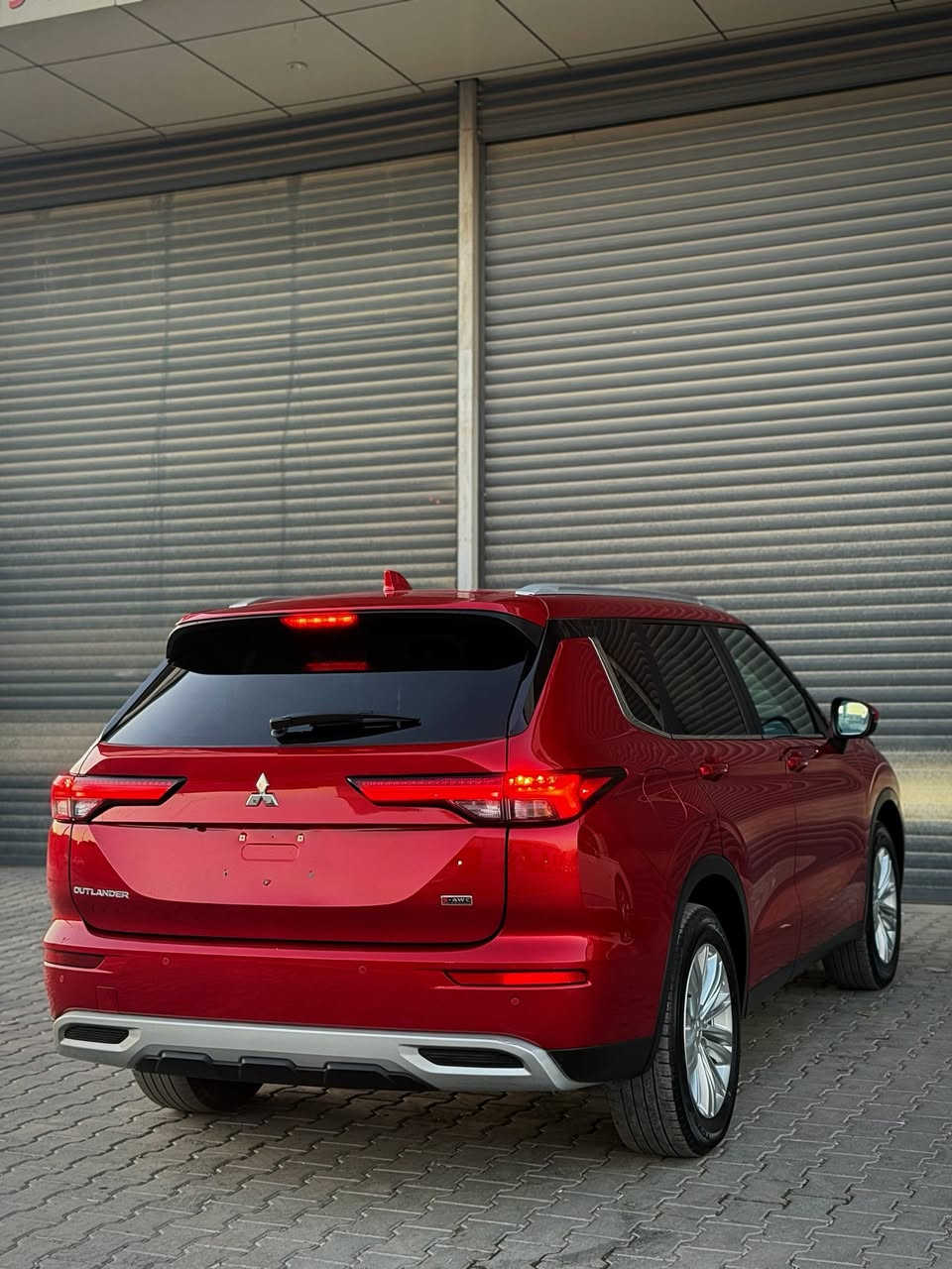 Mitsubishi Outlander 2024 SE
ماشيه 19 الف فقط
حجم محرك 4 سلندر 2.4 
حادث راس بنيد صبغ فقط
بدون دواخل لغد شاصب بشرط
ايرباك استيرن و برده راجع سيستم بيلادي
‎المواصفات SE
‎فول موصفات
‎بصمة تشغيل
‎بصمة ابواب
‎المرايات شفط 
‎سقف بانوراما 
فور ويل 
Super ALL WHEEL CONTROL
‎كاميرات محيطية
سياره 7 راكب 
‎رادار امامي (تحديد مسار)
‎رادار جانبي (نقاط عمياء)
‎رادار خلفي (تحذير من الاصطدام)
‎تبريد قطعتين لمس
‎تحكم وضعيات القيادة...Drive Modes 
صندق جك كهرباء كشنات تدفئة
‎تحكمات استيرن
‎استيرن تدفئة
‎هاند بريك بصمة
‎اوتو هولد Auto Hold
‎مانع انزلاق+ABS
‎شاشة كبيرة لمس
‎حساسات خلفية،
‎منافذ AUX+USB
📍مكان سياره سليماني 
سياره بدون رقم تترقم شمالي فقط اربيل سليماني دهوك
***********📞
