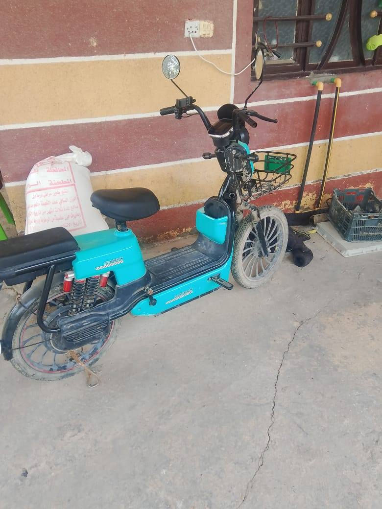 دراجه شحن نوعية الريان  موديل عشرين نظيفه خللها فقط كهربائيات سعرها 450 وبيها مجال عنوانه بغداد اليوسفيه للاستفسار الاتصال بالرقم ***********
