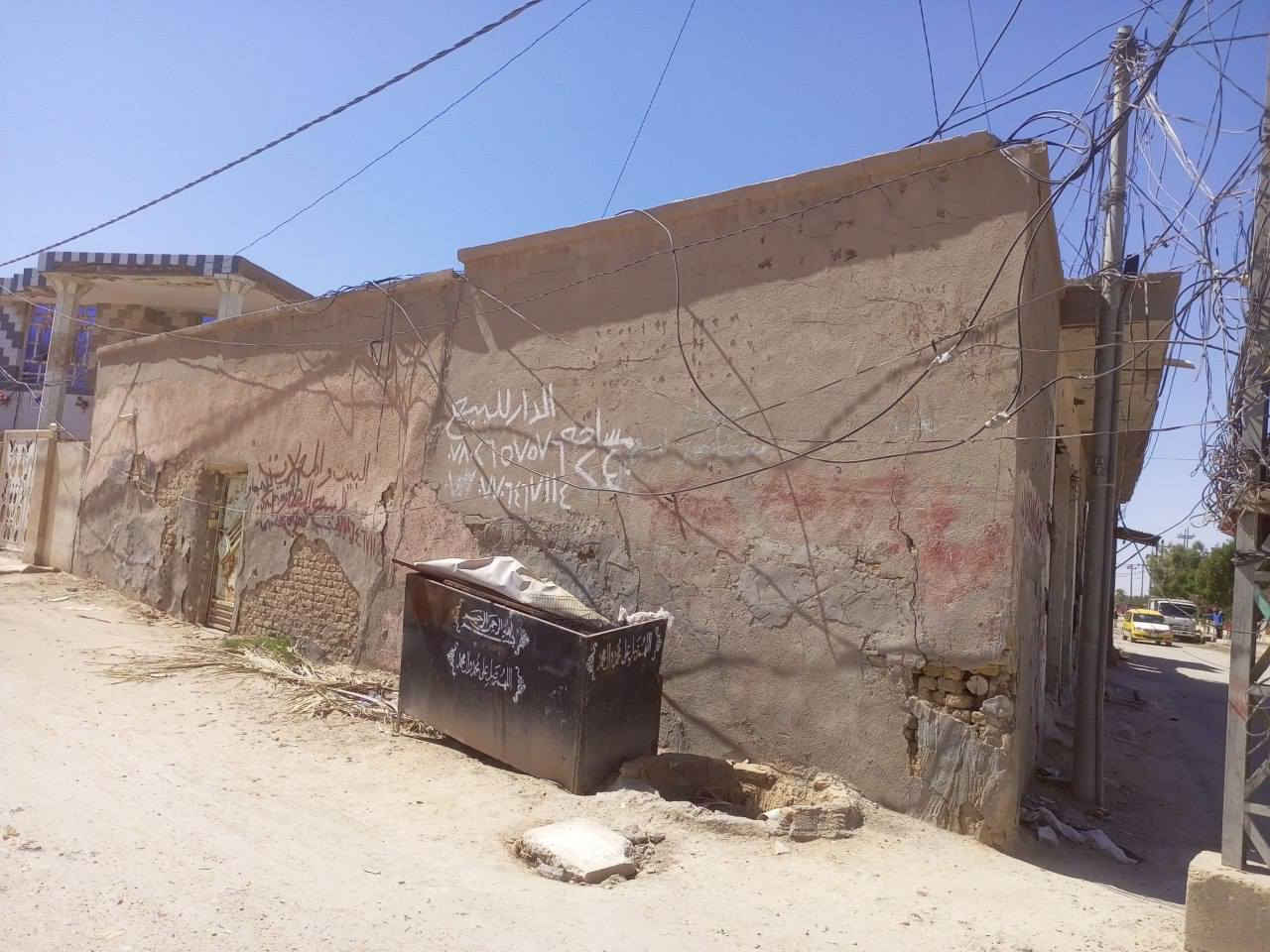 السلام عليكم
بيت طابو صرف0للبيع مساحه 240 مقسم الى بيتين وكل بيت يحتوي على محلات على الشط مقابل حسان الحداد 
اللا ستفسار ***********
