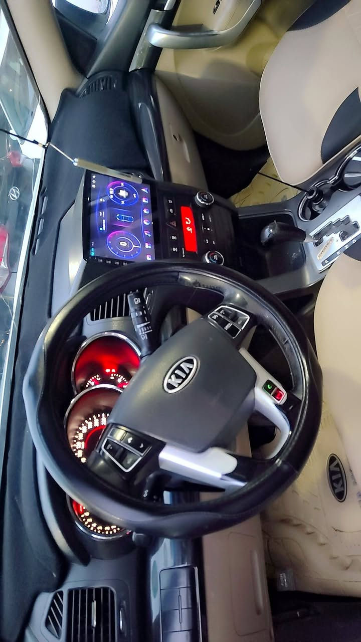 سيرنتو13 سبعة راكب محرك 4المرغوب بيها البوند صبغ وجملغ وبيها ملحضات على البارد السعر
130 
***********
