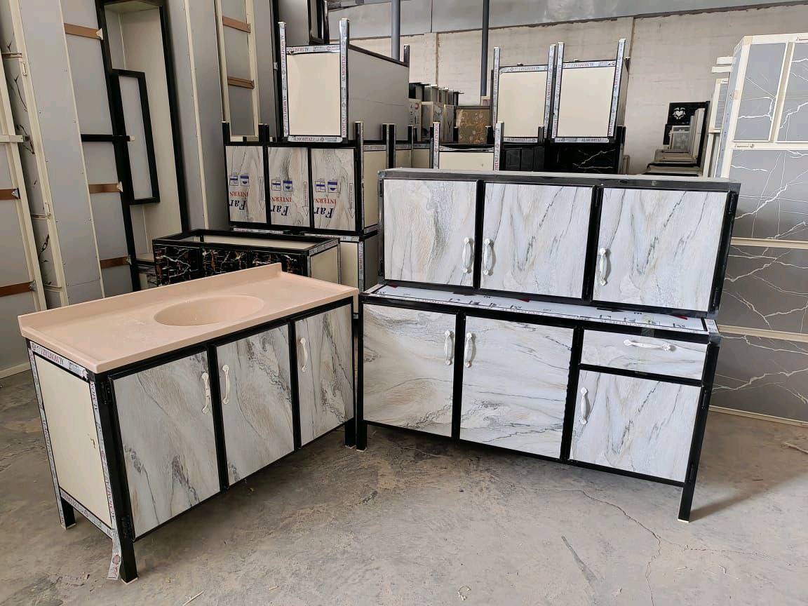 كاونتر مترونص  ارضي.وملحق مترونص  

وسنك متر و 20 سم . 



السعر  240

توصيل الجميع محافظات العراق 

الاحجز والاستفسار راسلو الصفحه